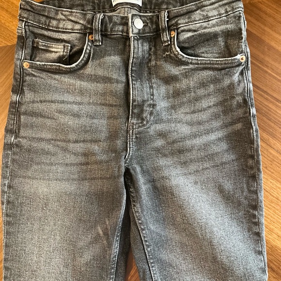 TRF MID-RISE FLARE CROPPED JEANS ANTHRACITE GREY size: 28 us:6 - Picture 2 of 6